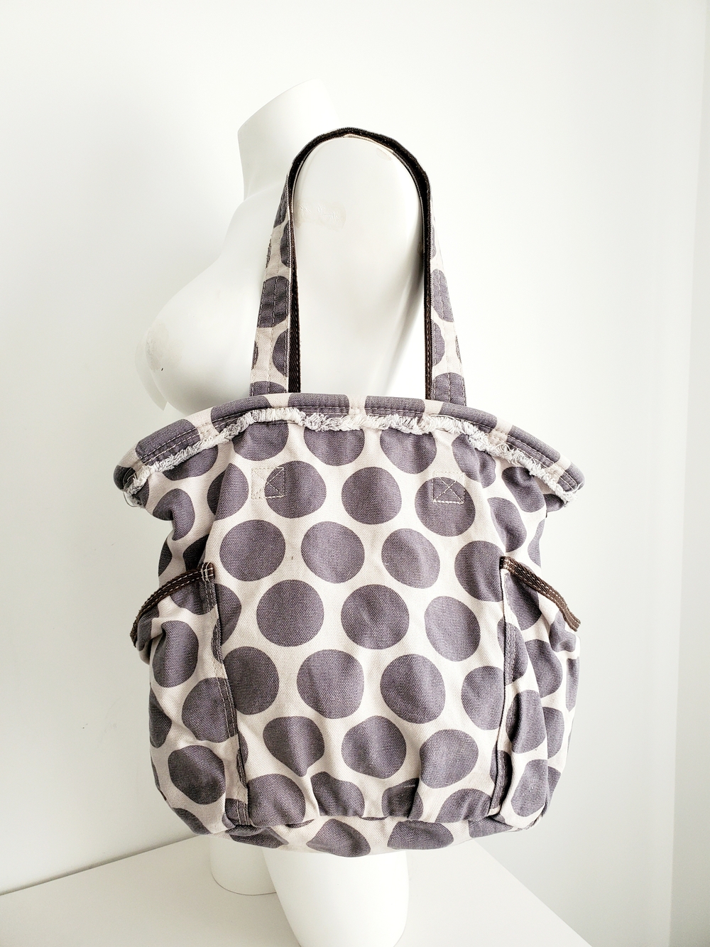 Thirty-One Retro Metro Hobo Canvas Tote Bag Gray Cream Polka Dot